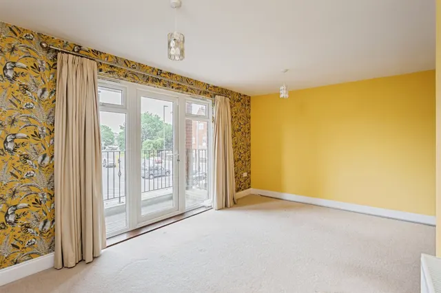 Priory Mews, Haywards Heath, RH16, photo 3