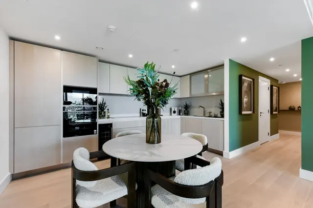 Prince of Wales Drive, Battersea, SW11, photo 2