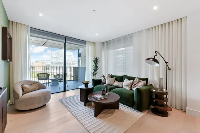 Prince of Wales Drive, Battersea, SW11, photo 1