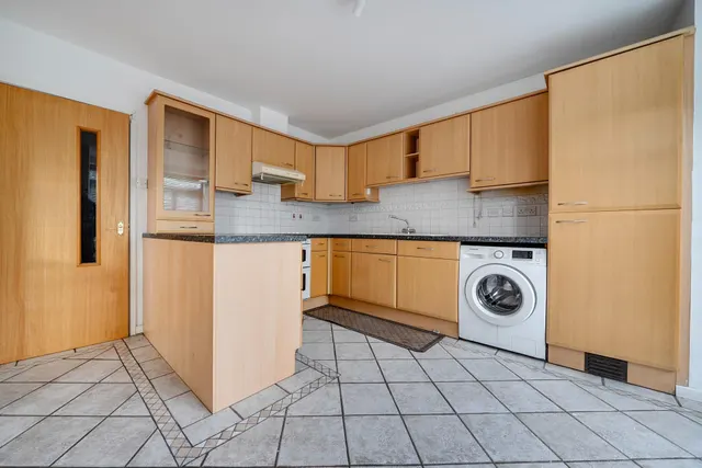 Raymill Rd East, Maidenhead, SL6, photo 3