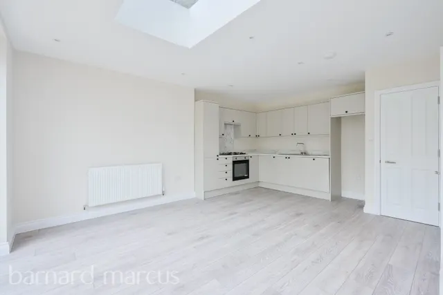 Hughenden Road, Worcester Park, KT4, photo 2