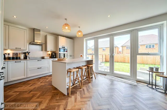 Bennett Way, Royton, OL2, photo 2