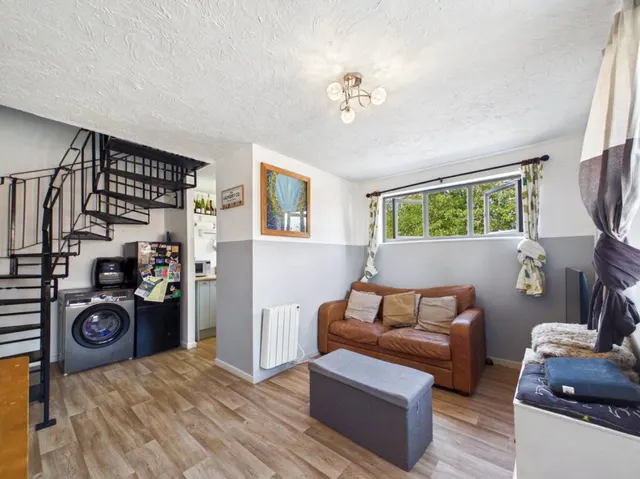 Hilton Close, Manningtree, CO11, photo 2