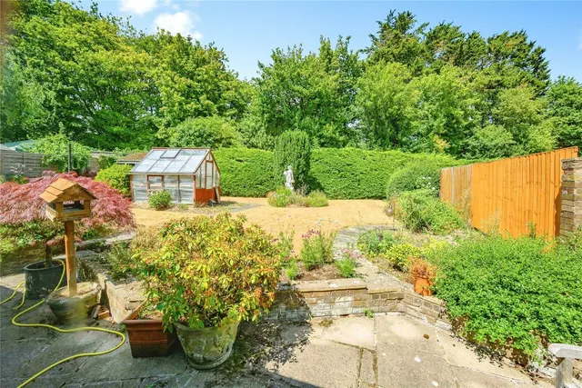 Photo 2 — Ridgeway Avenue, Dunstable, Bedfordshire, LU5