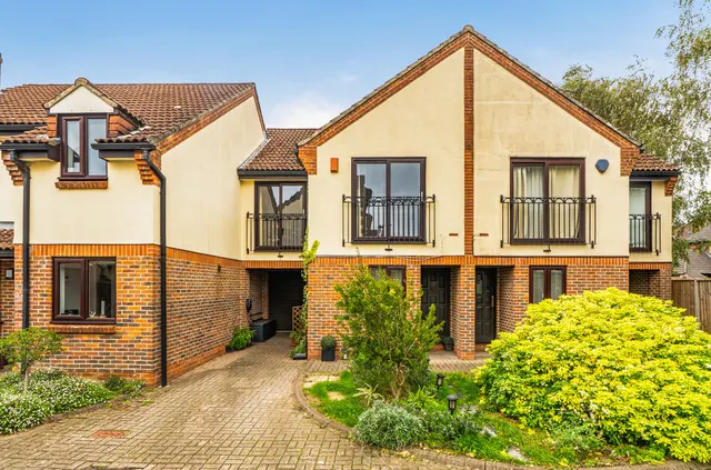 Mayfair Gardens, Banister Park, SO15, photo 1