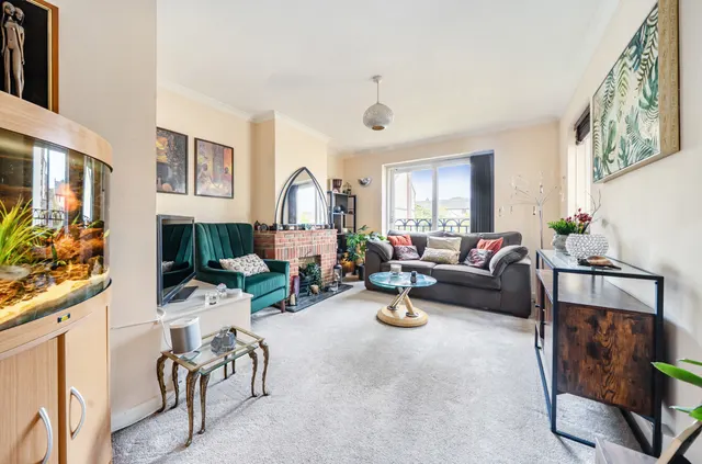 Mayfair Gardens, Banister Park, SO15, photo 2