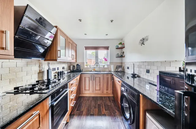 Mayfair Gardens, Banister Park, SO15, photo 3