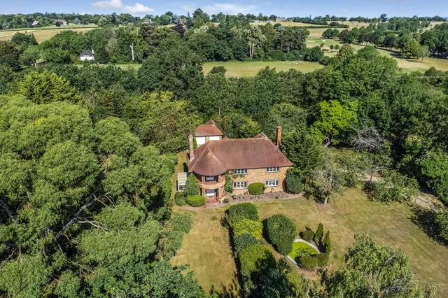 Photo 2 — Terrys Lane, Cookham, Berkshire, SL6 9RR