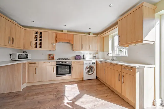Carson Avenue, Dinnington, S25, photo 3