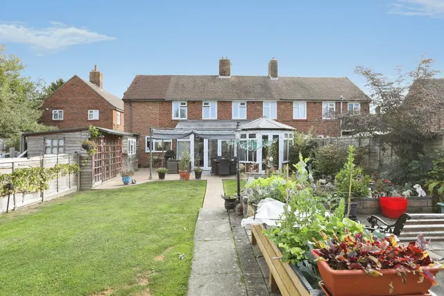 Lodge Close, Crawley, RH11, photo 3