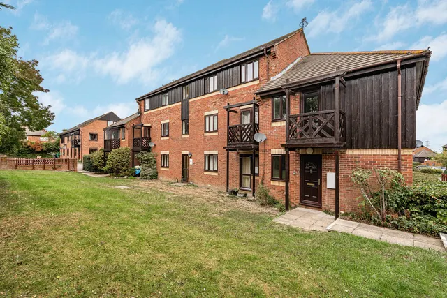 Roebuck Court, Didcot, photo 1