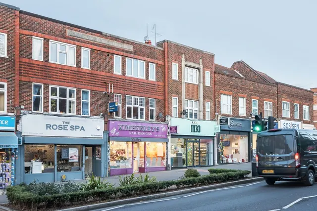 Central Road, Worcester Park, KT4, photo 1