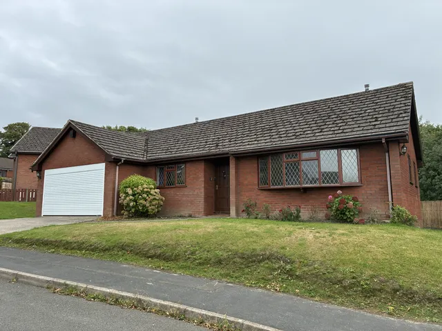 Lake View Avenue, CHESTERFIELD, photo 1