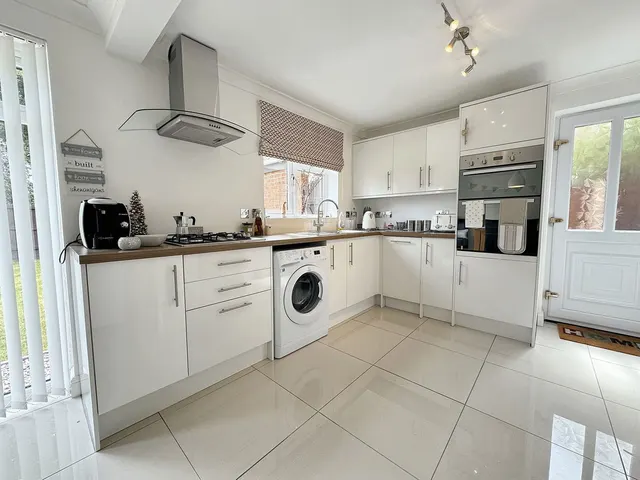 Photo 2 — Lon Hyfryd, Abergele, Abergele, Conwy, LL22 8QE