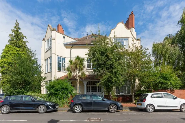 Flat 2, 52, Downs Park West, Westbury Park, Bristol, BS6 7QL, photo 1