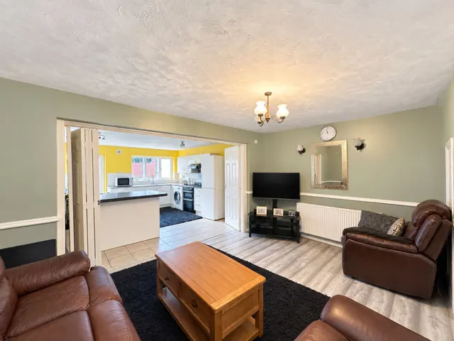 Parkview Crescent, Birchills, WS2, photo 2