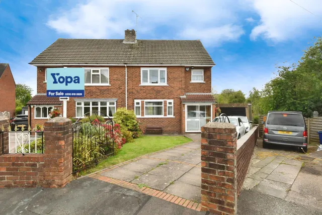 3 bedroom house, Richmond Grove, May Bank, ST5