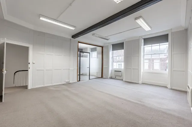 Sophisticated Office Spaces in King S, photo 2