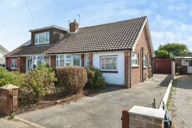 Freshfields Close, Lancing, BN15, photo 2