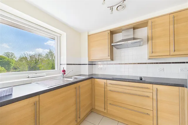 New Road, Basingstoke, RG21, photo 2