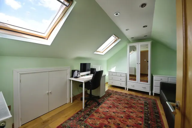 Cranbrook Drive, Romford, RM2, photo 2