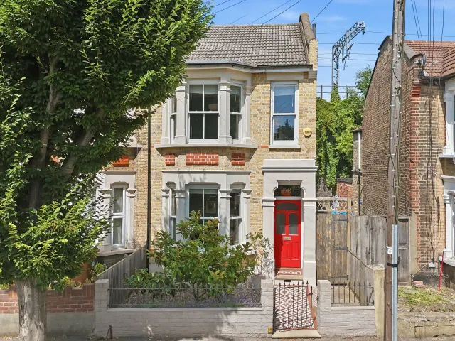 Pretoria Road, Leytonstone, E11, photo 1