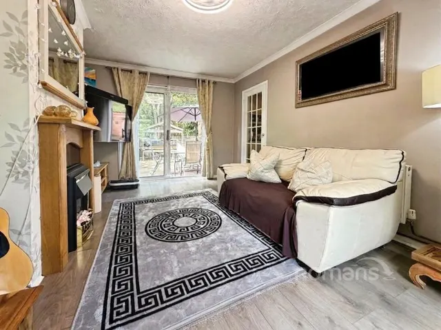 Highview Crescent, Camberley, GU15, photo 2