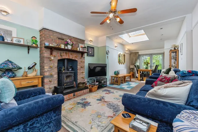 Photo 2 — Parrs Wood Road, Didsbury, Manchester, Greater Manchester, M20