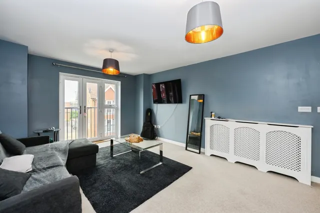 Blunden Way, Horley, RH6, photo 2