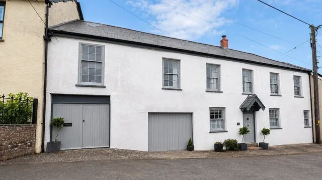 The Square, North Molton, EX36, photo 1