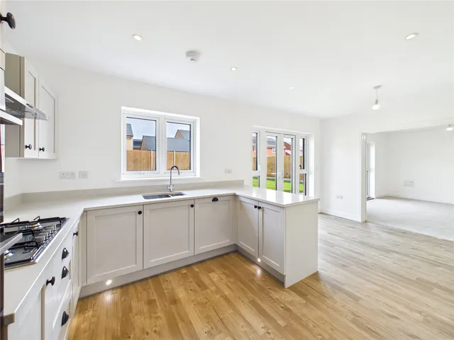 Weeley Road, Great Bentley, CO7, photo 2