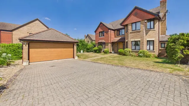 Snaith Crescent, Loughton, Milton Keynes, Buckinghamshire, MK5 8HQ, photo 1