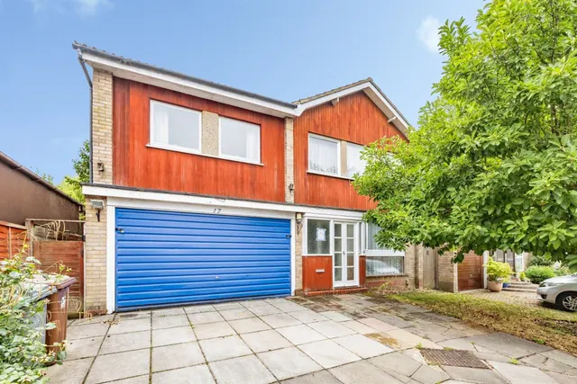Grove Hall Road, Bushey, photo 1
