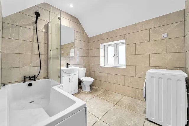 Church Street, KT12, photo 3