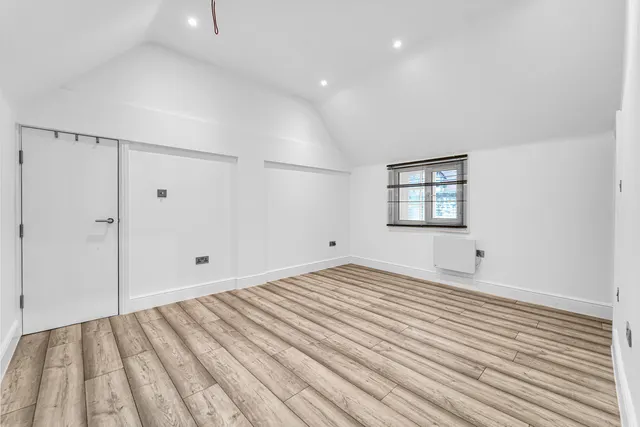 Church Street, KT12, photo 1