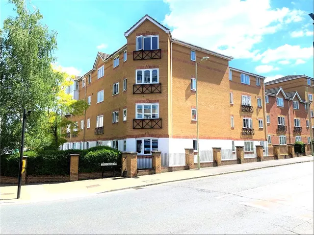 Ascot Court, Aldershot, Hampshire, GU11 1HG, photo 1