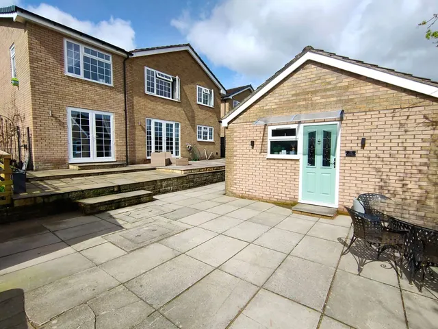 Hill Drive, Whaley Bridge, High Peak, Derbyshire, SK23 — photo 1