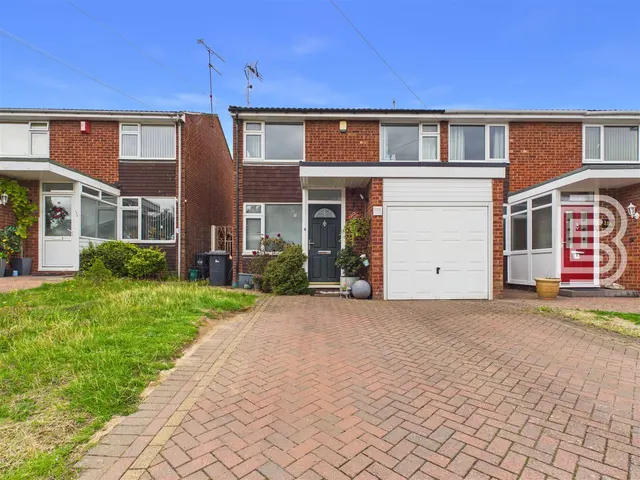 Frobisher Road, Bilton, photo 1