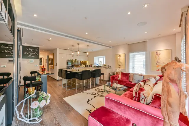 305 Marconi House, 336-337 Strand, London, photo 1