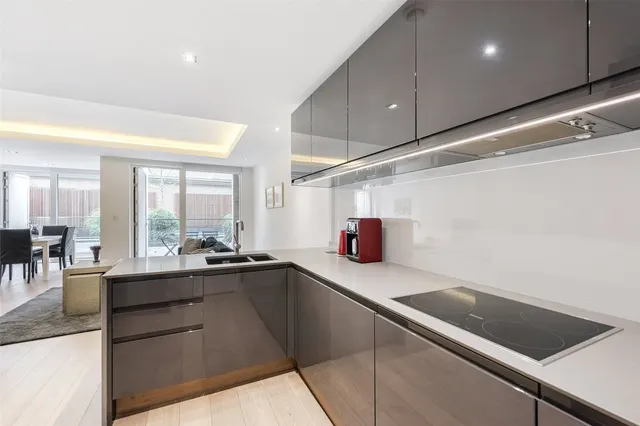 Photo 2 — The Landau Apartments, 72 Farm Lane, London, SW6 1QA