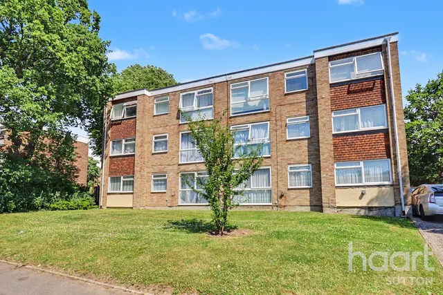 Benhill Wood Road, Sutton, SM1, photo 1