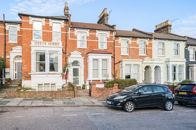 Photo 3 — Lothair Road North, London, N4