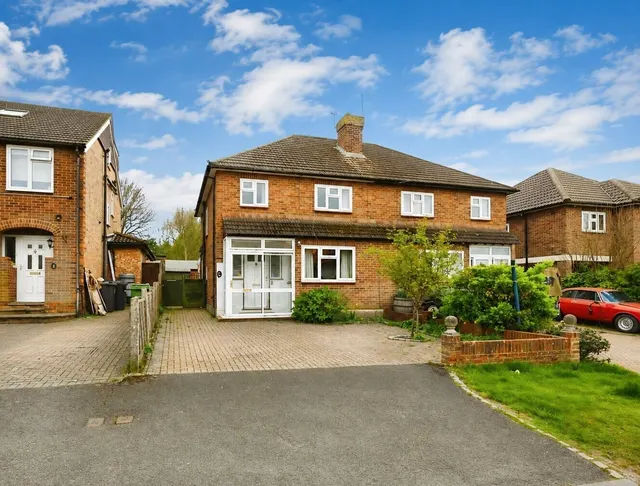 Lodge Road, Fetcham, KT22, photo 1