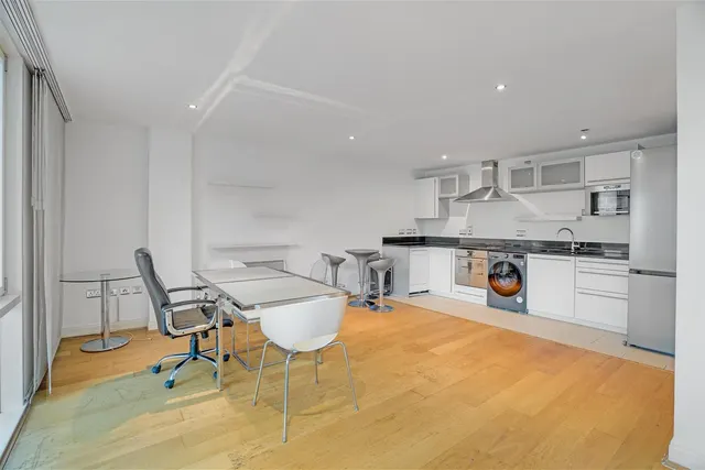 Winchester Road, London, photo 1