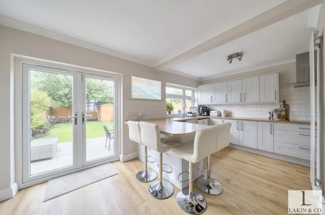 Photo 3 — Granville Road, Hillingdon, UB10 9AG