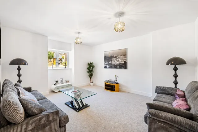 Town Wood Close, Lindfield, RH16, photo 3