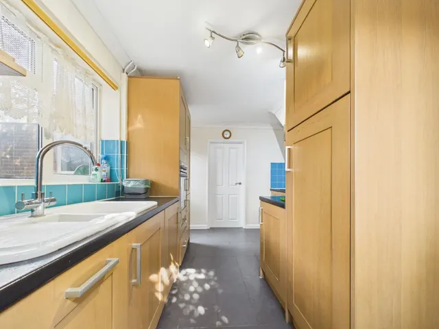 Bran Close, Tilehurst, RG30, photo 3