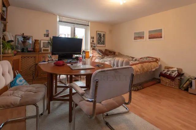 Kentish Town, London, NW5, photo 2