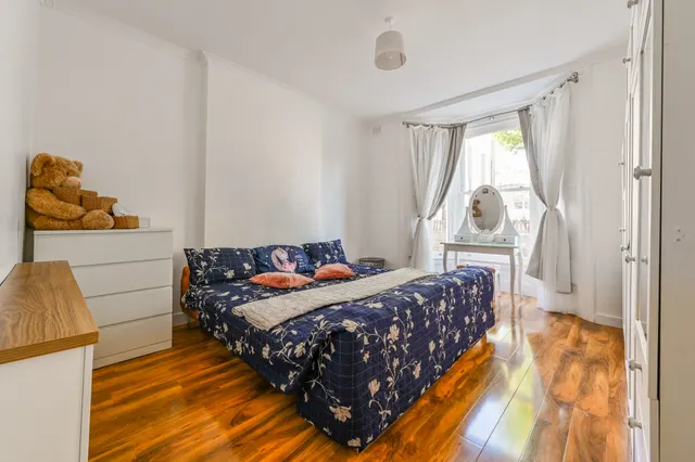 Photo 2 — 3a Fernhead Road, London