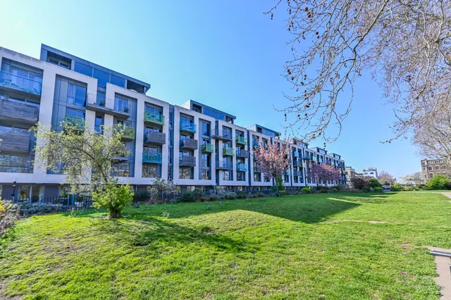 Apartment 8, 9 Blackthorn Avenue, London, photo 1
